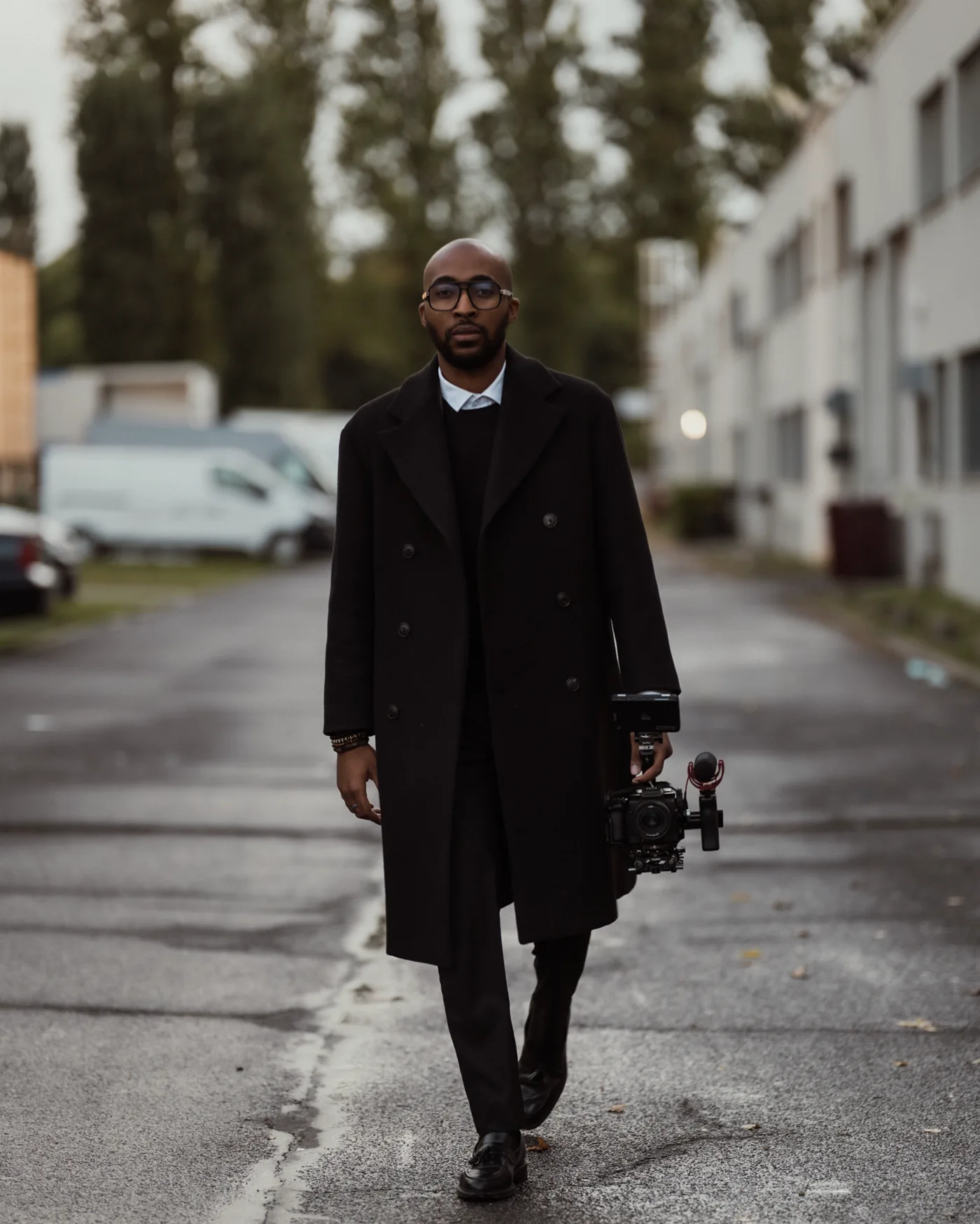Rabby Kitondua — réalisateur et créateur de contenu, caméra en main